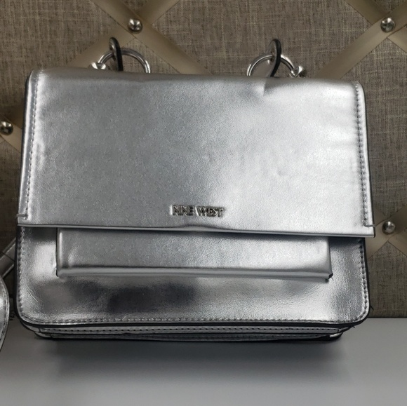 *SOLD*🆕️Nine West Metallic Silver Handbag - Picture 3 of 8